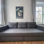 Stilvolle 2 Zimmer Wohnung Mit Kueche, Tv, Waschmaschine
